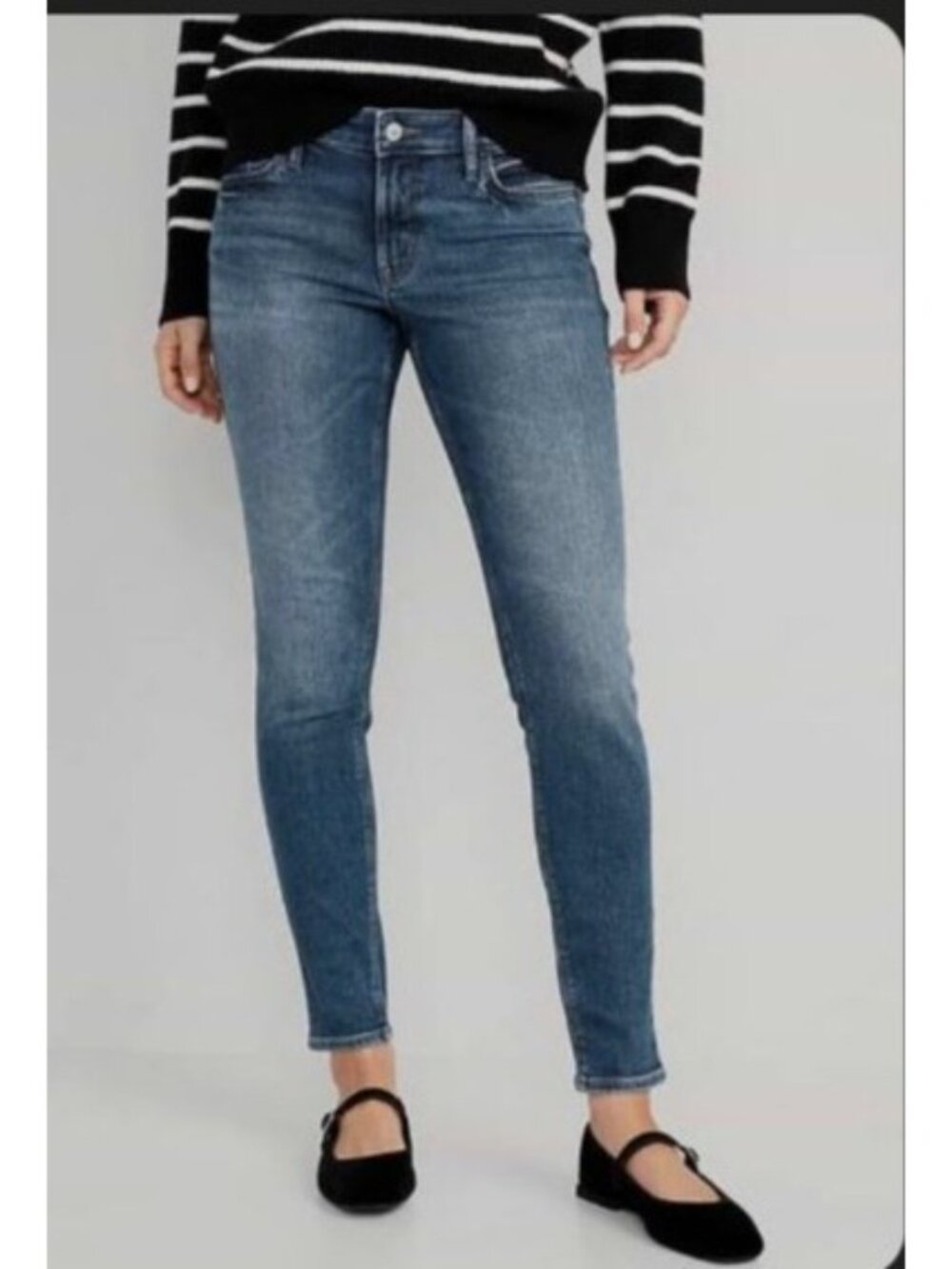 NWT Old Navy Rockstar Super Skinny Mid-Rise Jeans Size 4 Medium Wash